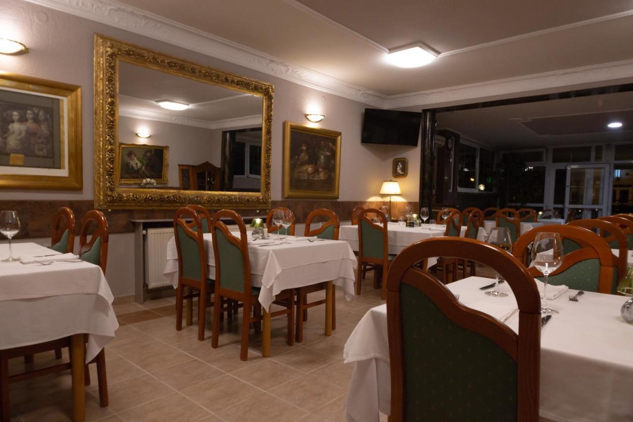 Hotel Vila Tina Zagreb Exterior foto